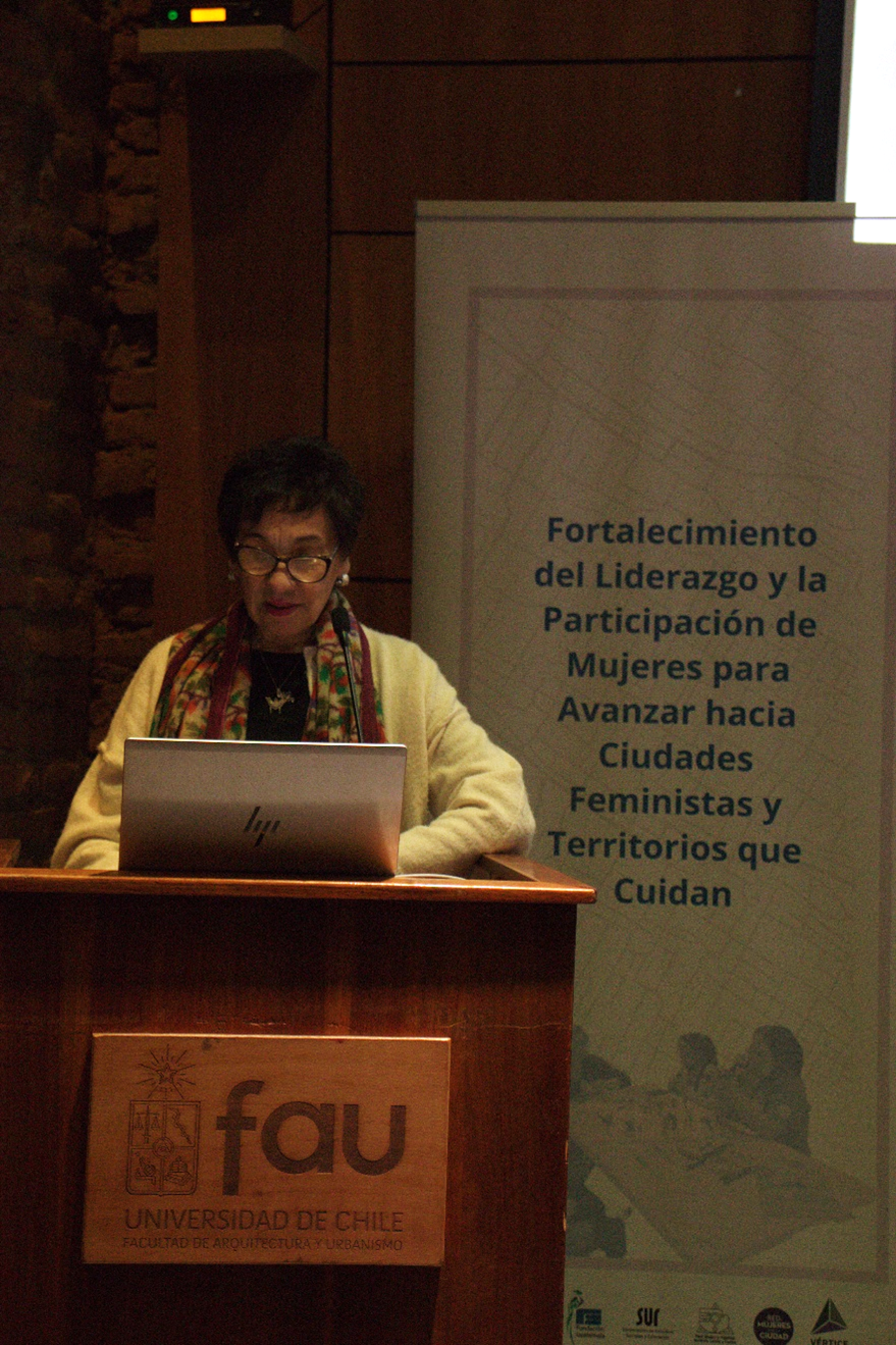 Fotografía: Olga Segovia, presidenta de Corporación SUR y coordinadora del proyecto 